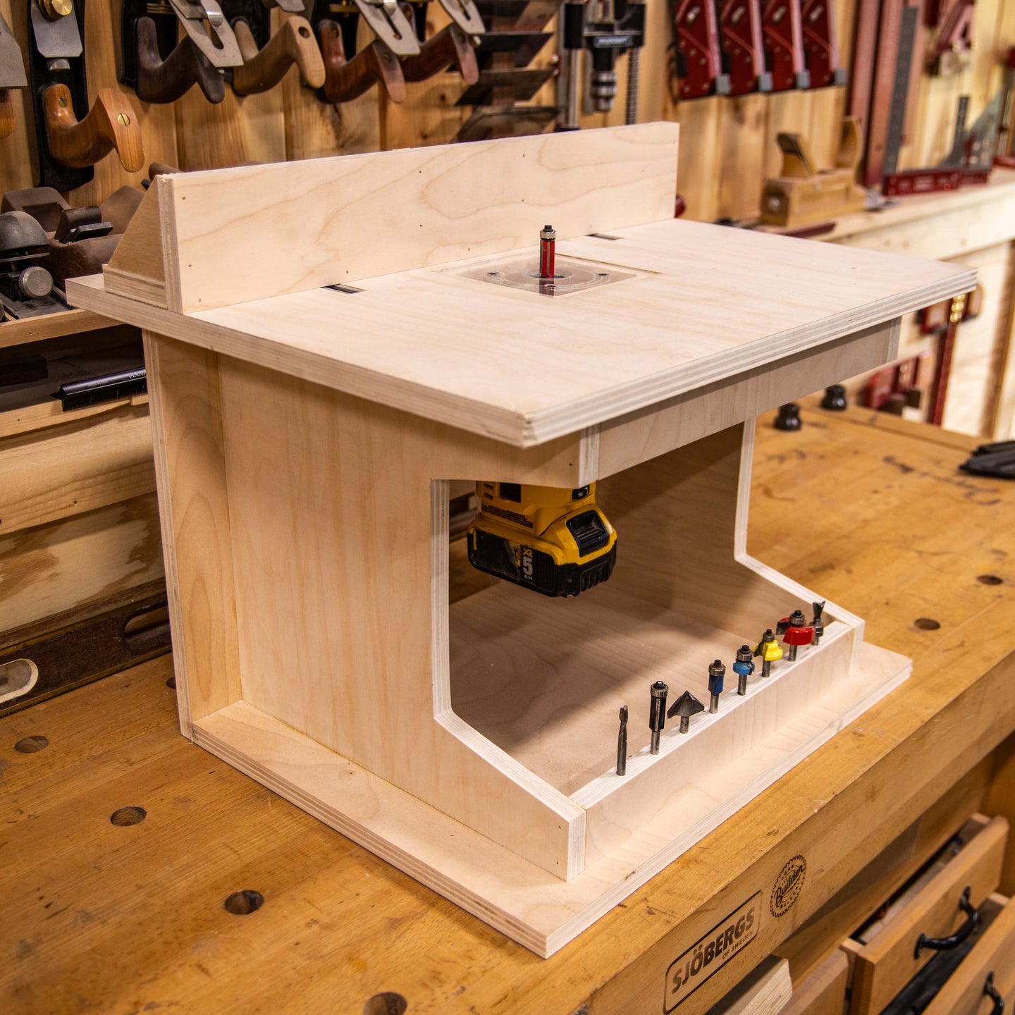 Compact Woodworking Router Table