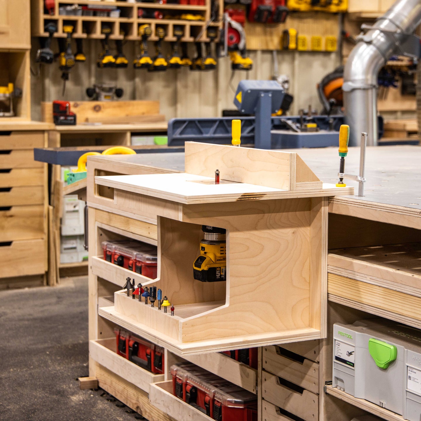 Compact Woodworking Router Table