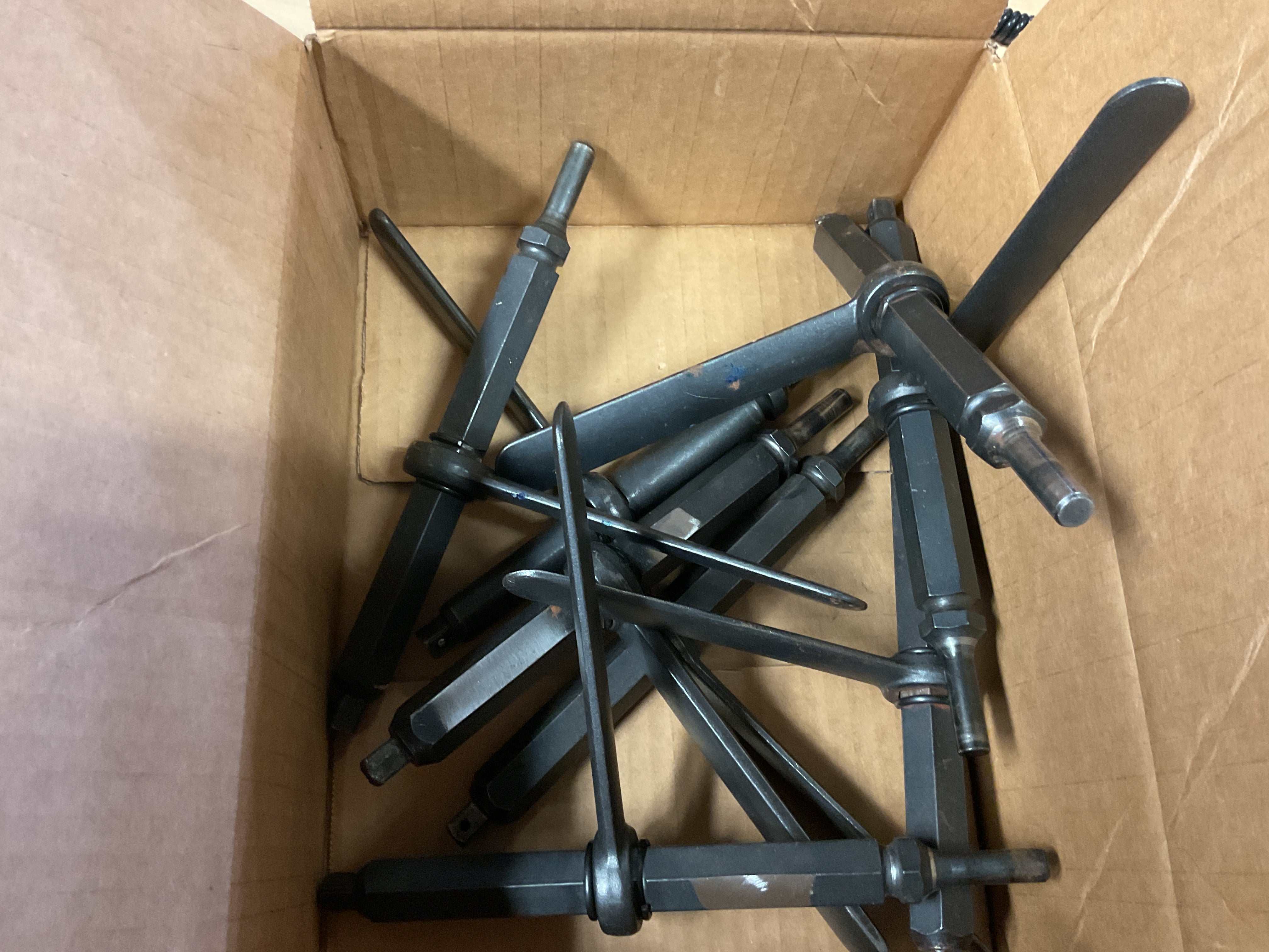 Screw Removal Knocker Impact Tool (Random Pick)