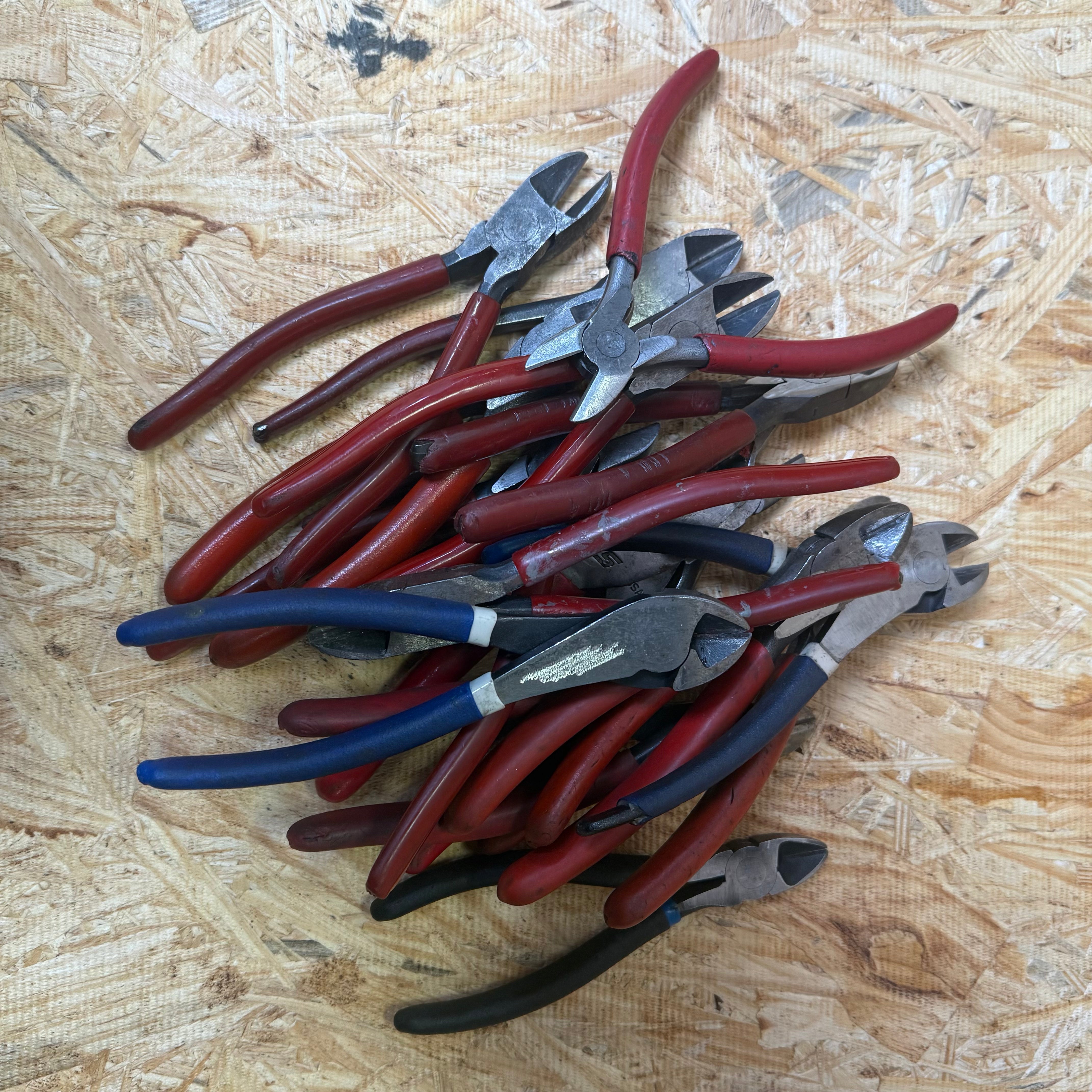 (1) Random Wire Cutter