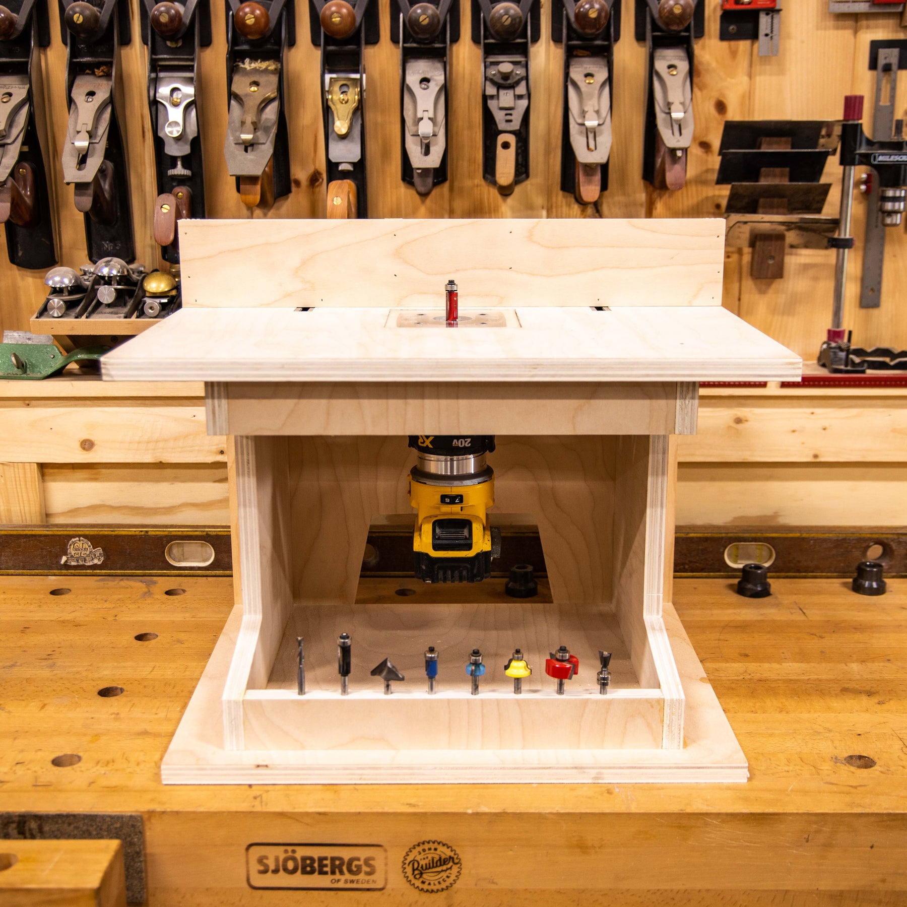 Compact Woodworking Router Table Plan